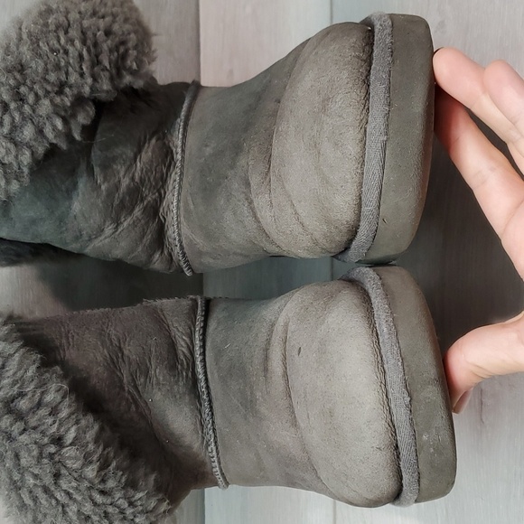 Ugg Australia Women 3349 Ankle Bailey Button Leather Sheepskin Boots shoes 10 - Picture 4 of 15